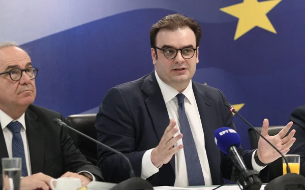 Κυριάκος Πιερρακάκης για εξειδίκευση των μέτρων: Ποιοι είναι δικαιούχοι - Αναλυτικά όλα τα κριτήρια