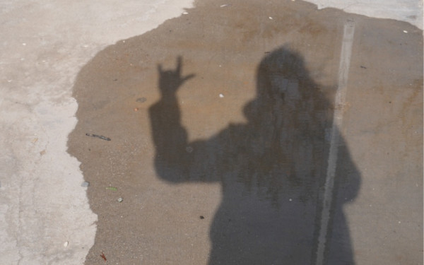 Θεσσαλονίκη: «Το κύμα μέσα στο μυαλό» - Εργαστήρι ποιητικής γραφής στην Ελληνική Νοηματική Γλώσσα από το ΚΘΒΕ