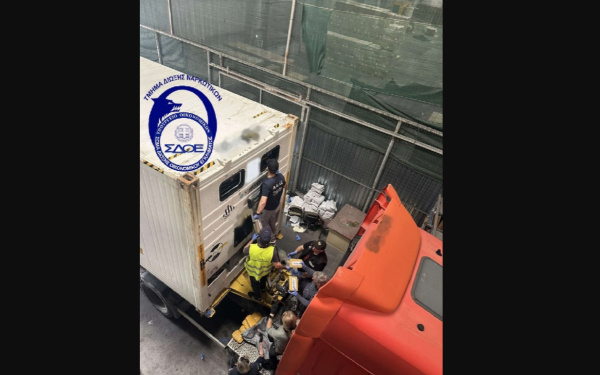 ΣΔΟΕ: Κοκαΐνη 56 κιλών εντοπίστηκε σε φορτίο με γαρίδες από το Εκουαδόρ