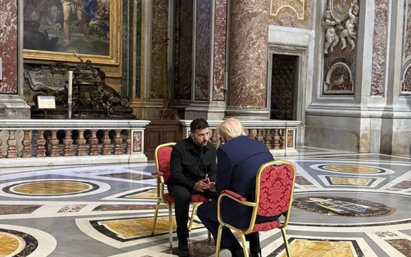 Δεν θα γίνει νέα συνάντηση Τραμπ - Ζελένσκι στη Ρώμη - Τι είπε ο Ουκρανός ηγέτης για το τετ α τετ