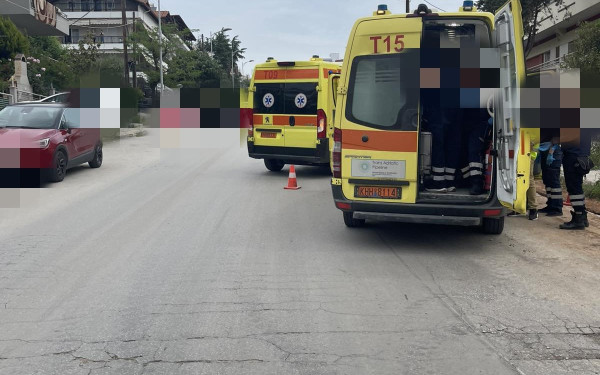 Θεσσαλονίκη: Διασώστες του ΕΚΑΒ επανέφεραν οδηγό μοτοσικλέτας μετά από σοβαρό τροχαίο