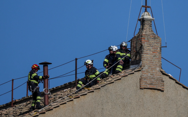 Βατικανό: O πρώτος καπνός θα βγει απο την Καπέλα Σιξτίνα αύριο γύρω στις 7 το απόγευμα ώρα Ιταλίας