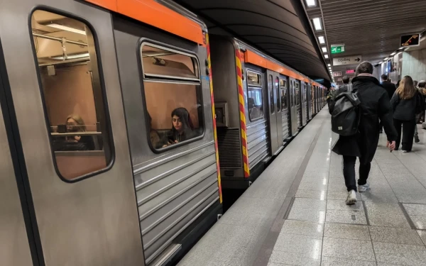 Προσαγωγή 5 ατόμων στον Πειραιά - Εντοπίστηκαν από drone του Μετρό στο αμαξοστάσιο της Γραμμής 1