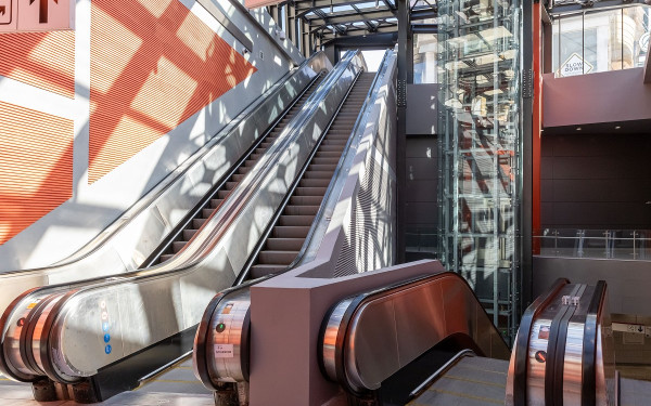 Αφιέρωμα - Metro Life Guide 2025 | Σταθμοί: Φλέμινγκ, Ανάληψη