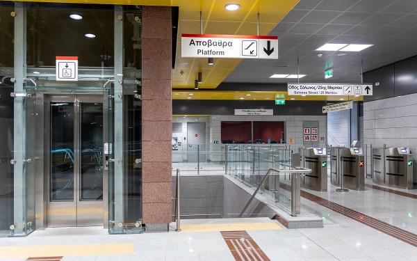 Θεσσαλονίκη: Επιβάτης  του μετρό εγκλωβίστηκε σε ανελκυστήρα σταθμού λόγω διακοπής ρεύματος (βίντεο)