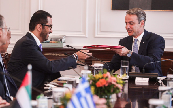 Συνάντηση Μητσοτάκη-Υπουργoύ Βιομηχανίας των ΗΑΕ: Ανανεώθηκε η Σύμβαση Αποφυγής Διπλής Φορολογίας