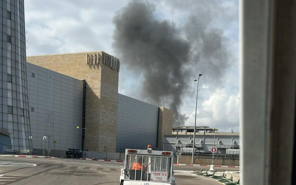 Ισραήλ: Συντρίμμια πυραύλου κοντά στο αεροδρόμιο Μπεν Γκουριόν - Απειλεί με αντίποινα το Τελ Αβίβ (βίντεο)