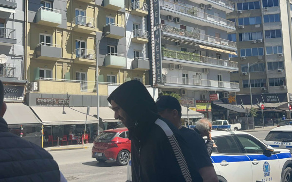 Έκρηξη βόμβας στη Θεσσαλονίκη: Νέα προθεσμία για να απολογηθεί πήρε ο 36χρονος ενοικιαστής του Airbnb Έκρηξη βόμβας στη Θεσσαλονίκη: Νέα προθεσμία για να απολογηθεί πήρε ο 36χρονος ενοικιαστής του Airbnb