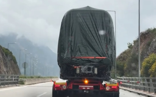 Στα Γιαννιτσά τα νέα βαγόνια του Μετρό Θεσσαλονίκης - Πότε θα φτάσουν στο αμαξοστάσιο της Πυλαίας (βίντεο)