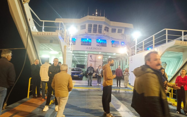 Ταλαιπωρία για δεκάδες επιβάτες στο λιμάνι της Ηγουμενίτσας - Νταλίκα μπλόκαρε για δύο ώρες την αναχώρηση πλοίου για Κέρκυρα