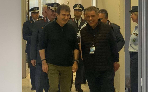 Θεσσαλονίκη: Ο Μ. Χρυσοχοΐδης περιηγήθηκε στο νέο Α.Τ. Λευκού Πύργου στη ΔΕΘ - Πότε παραδίδεται