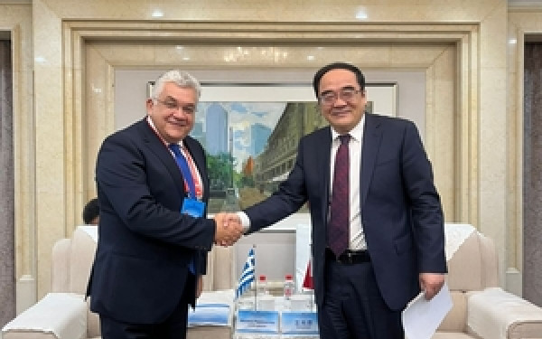 Στην Κίνα ο Νίκος Παπαϊωάννου -  Η τεχνητή νοημοσύνη στο μικροσκόπιο της παγκόσμιας εκπαιδευτικής κοινότητας