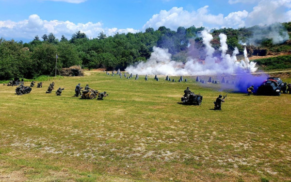 Αναβίωσε η μάχη στο οχυρό του Ρούπελ