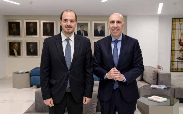 Γ. Μπρατάκος: Στο επίκεντρο η ανταγωνιστική φορολογία στην συνάντηση με τον Γ. Κώτσηρα