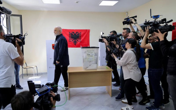 Ο Έντι Ράμα οδεύει προς μια άνευ προηγουμένου τέταρτη θητεία στην Αλβανία