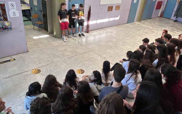 Η ελληνική παιδεία ενώνει και ταξιδεύει: Μαθητές από το ελληνικό σχολείο του Βουκουρεστίου επισκέφθηκαν τη Θεσσαλονίκη