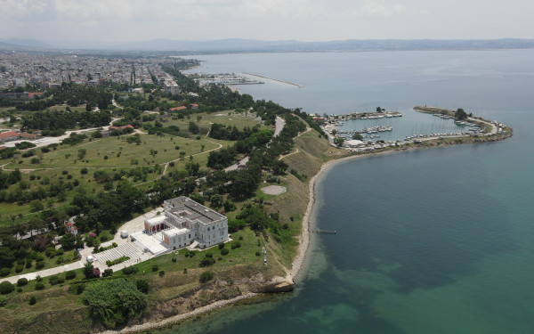 Στη Βουλή ο αποκλεισμός της Καλαμαριάς από τους σχεδιασμούς ανάπτυξης του παραλιακού μετώπου Θεσσαλονίκης
