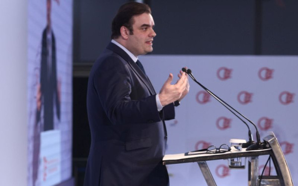 Πιερρακάκης: Μέτρα που θα αυξήσουν το διαθέσιμο εισόδημα θα ανακοινωθούν στη ΔΕΘ Πιερρακάκης: Μέτρα που θα αυξήσουν το διαθέσιμο εισόδημα θα ανακοινωθούν στη ΔΕΘ