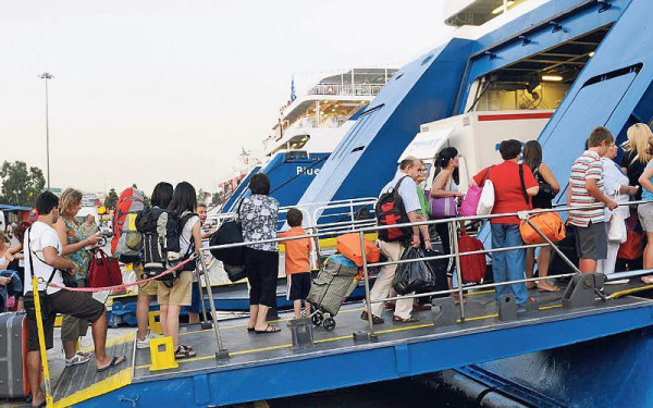 Κικίλιας: «Εκπτωτικά πακέτα και σημαντικές μειώσεις στα ακτοπλοϊκά εισιτήρια για οικογένειες»