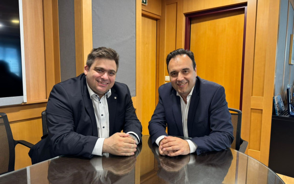 Συνάντηση Βουτσινά - Παπαστεργίου: Πιο Απλές και Διαφανείς οι Διοικητικές Διαδικασίες για τις Επιχειρήσεις