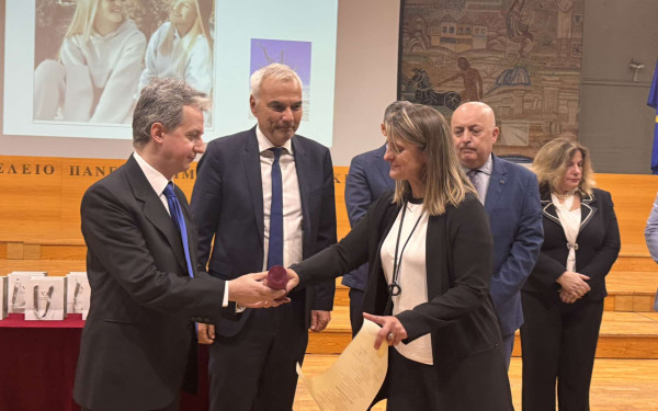 ΑΠΘ: Σε κλίμα συγκίνησης η απονομή τιμητικού τίτλου στη Θώμη Πλακιά που σκοτώθηκε στα Τέμπη ΑΠΘ: Σε κλίμα συγκίνησης η απονομή τιμητικού τίτλου στη Θώμη Πλακιά που σκοτώθηκε στα Τέμπη