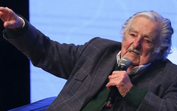 Ουρουγουάη: Έφυγε από τη ζωή σε ηλικία 89 ετών ο «φτωχότερος πρόεδρος του κόσμου» Χοσέ Πέπε Μουχίκα