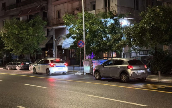 Θεσσαλονίκη: Ανήλικη τελικά η κοπέλα που έπεσε από μπαλκόνι και τραυματίστηκε βαριά - Νοσηλεύεται διασωληνωμένη στη ΜΕΘ