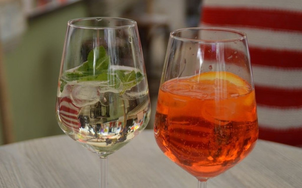 Επιχείρηση "καθαρά ποτά": Κατασχέθηκαν 54 τόνοι νοθευμένα ποτά σε 48 ώρες