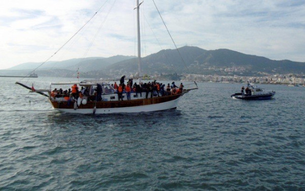 Γαύδος: Διάσωση 34 μεταναστών από πλοίο της FRONTEX Γαύδος: Διάσωση 34 μεταναστών από πλοίο της FRONTEX