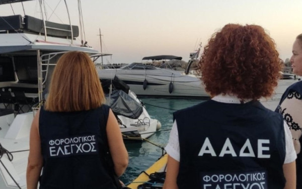 ΑΑΔΕ: Πάνω από 400 παραβάσεις σε δημοφιλείς τουριστικούς προορισμούς ΑΑΔΕ: Πάνω από 400 παραβάσεις σε δημοφιλείς τουριστικούς προορισμούς