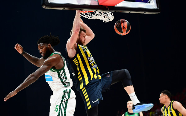 Ευρωλίγκα: Η Φενέρμπαχτσε πέταξε εκτός τελικού τον Παναθηναϊκό (βίντεο)