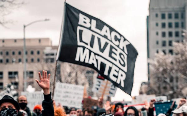 ΗΠΑ: Πέντε χρόνια από το θάνατο του Τζώρτζ Φλόιντ το κίνημα «Black Lives Matter» έχει χάσει την δυναμική του
