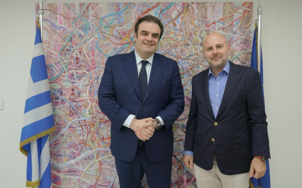 Συνάντηση Πιερρακάκη με τον πρόεδρο του ΤΕΕ