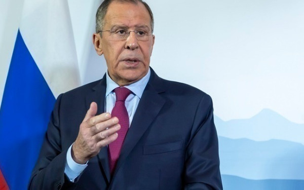 Ο Λαβρόφ παροτρύνει τις ΗΠΑ να σταματήσουν τις απειλές προς το Ιράν