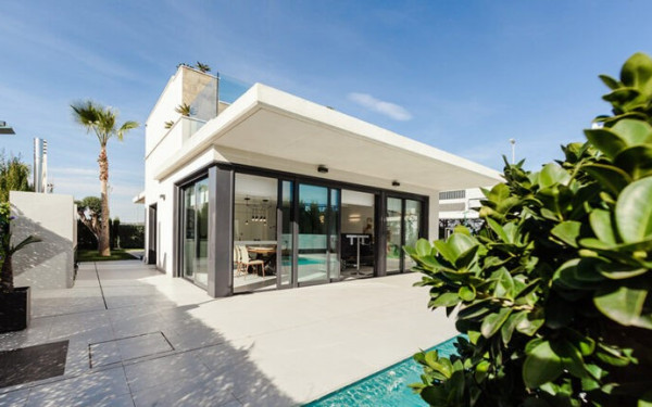 Mandraou Home Real Estate: Εμπιστοσύνη, αξιοπιστία και καινοτομία στην αγορά ακινήτων