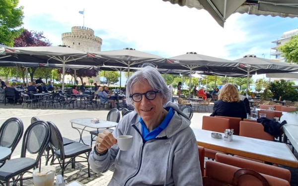 Πρωινός καφές με τον Σάκη Μουμτζή (βίντεο)