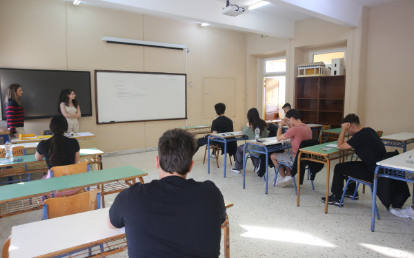 Πανελλαδικές 2025 - ΓΕΛ: Οι απαντήσεις σε Ιστορία, Φυσική, Οικονομία