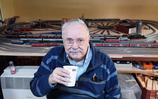 Πρωϊνός καφές με τον Ξενή Σαχίνη (βίντεο)