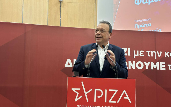 Σ. Φάμελλος: «Με σπασμένα τα φρένα τρέχουν τα κέρδη των 4 τραπεζών και το 2025»