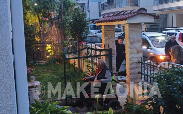 Χαλκιδική: Επέστρεψαν στο σπίτι τους ο κ. Θεόφιλος και η οικογένειά του - «Θα μείνουν για πάντα» λέει ο δικηγόρος του