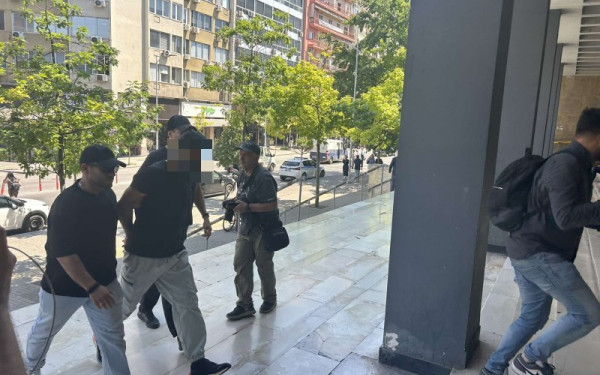 Πυροβολισμοί κατά πρακτόρων της ΕΥΠ: Στη φυλακή ο 49χρονος Τούρκος μαφιόζος Πυροβολισμοί κατά πρακτόρων της ΕΥΠ: Στη φυλακή ο 49χρονος Τούρκος μαφιόζος