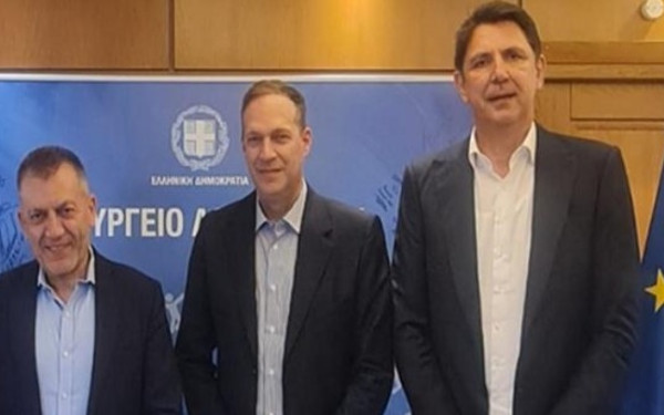 Το τελεσίγραφο του Βρούτση, η άρνηση των Αγγελόπουλων, οι απώλειες εσόδων και οι πιέσεις του ΕΣΑΚΕ