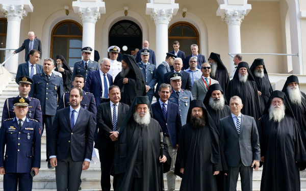 Η επίσκεψη του Στέλιου Αγγελούδη στο Άγιο Όρος - Δείτε φωτογραφίες