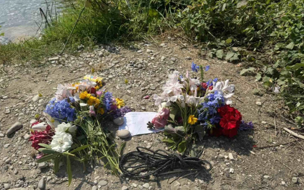 Άρτα: Σπαρακτικό αντίο στον 12χρονο - Mαθητές άφησαν ζωγραφιές και σημειώματα