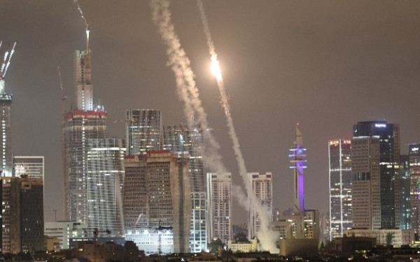 Διπλωματικό παράθυρο δύο εβδομάδων πριν από απόφαση ΗΠΑ για το Ιράν - Κρίσιμη ευρωπαϊκή συνάντηση σήμερα στην Ελβετία Διπλωματικό παράθυρο δύο εβδομάδων πριν από απόφαση ΗΠΑ για το Ιράν - Κρίσιμη ευρωπαϊκή συνάντηση σήμερα στην Ελβετία