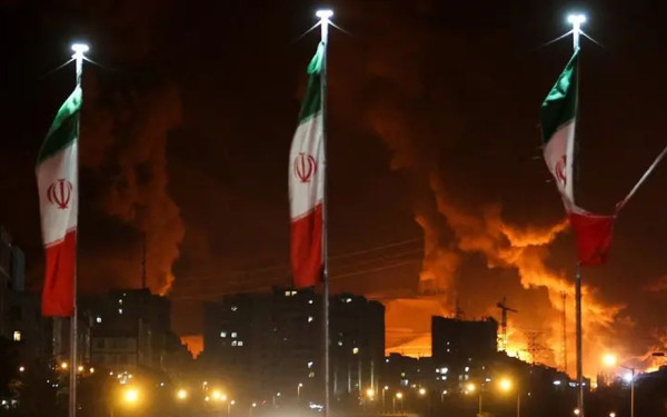 Ιράν: Κατηγορεί ΗΠΑ, Ισραήλ και Ευρώπη για «ολοκληρωτικό πόλεμο»