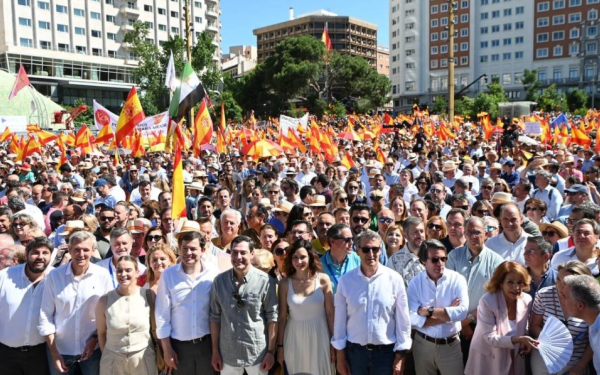 Ισπανία: Διαδηλώσεις κατά της κυβέρνησης Σάντσεθ - Πρόωρες εκλογές ζητά το συντηρητικό κόμμα