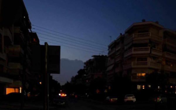 Ξανά η Καλαμαριά στο σκοτάδι: Έντονη η δυσαρέσκεια Αράπογλου κατά του ΔΕΔΔΗΕ για τις διακοπές ρεύματος