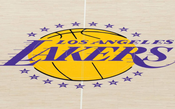 Έγινε η μεταβίβαση του αιώνα: Ολοκληρώθηκε η πώληση των Λέικερς έναντι 10 δισ. δολαρίων (βίντεο)