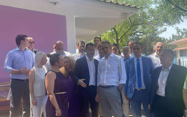 Στο 7ο Νηπιαγωγείο Πολίχνης ο πρωθυπουργός - "Θέλουμε τα παιδιά μας να είναι σε χώρους ευχάριστους και ασφαλείς" (βίντεο)